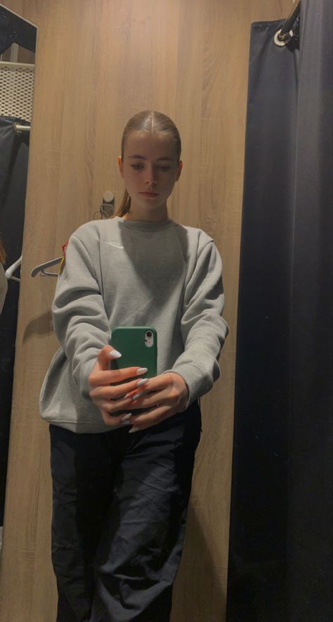 Gray Nike Sweatshirt Outfit, Nike Sweatshirt Outfit, Nike Pullover Outfit, Grey Sweatshirt Outfit, Gray Sweatshirt Outfit, Gray Hoodie Outfit, Grey Hoodies Womens, Light Blue Sweatshirt, Nike Crewneck Sweatshirt