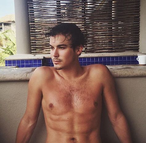 Shirtless Tyler. Caleb Pretty Little Liars, Ashley Benson And Tyler Blackburn, Tyler Blackburn, Roswell New Mexico, Good Looking Men, American Actors, Pretty Little Liars, Celebrities Male, Celebrity Crush