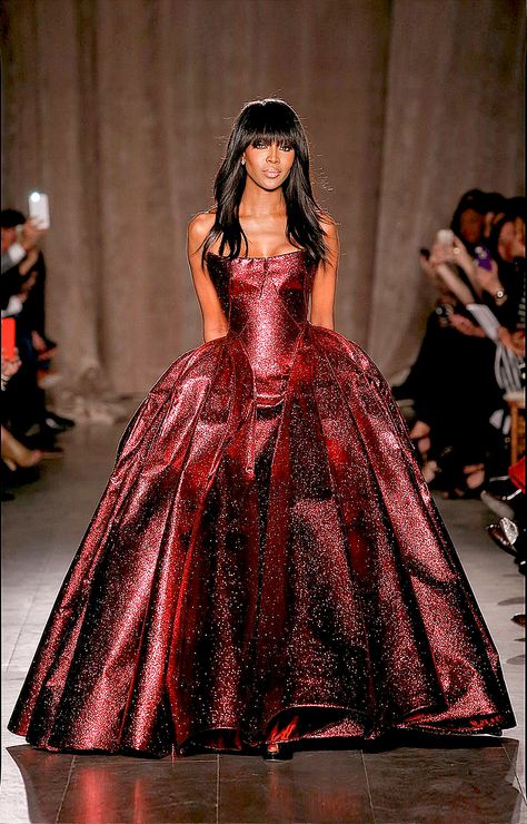 #NYFW Zac Posen Fall 2015 RTW  ♔THD♔ Haute Couture Style, Zac Posen Dress, Iconic Dresses, Couture Mode, Zac Posen, Naomi Campbell, Looks Chic, Mode Inspo, Gorgeous Gowns