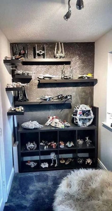 Star Wars Bedroom Decor, Star Wars Zimmer, Newlywed Bedroom, Decoracion Star Wars, Shelves Ikea, Lego Display Ideas, Lego Bedroom, Star Wars Bedroom, Nerd Room