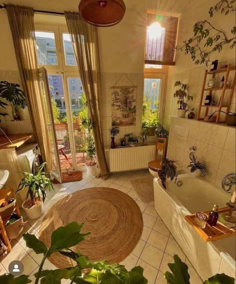 Lots Of Plants, Casa Vintage, Dream House Rooms, Small Bathroom Ideas, Aesthetic Rooms, Dream Room Inspiration, Dream Apartment, Dream House Interior, House Room