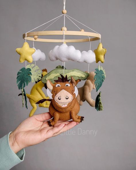 Disney Animal Nursery, Lion King Room, Lion King Nursery, Disney Themed Nursery, Safari Mobile, Mobile Safari, Dragon Nursery, Lion King Baby, Il Re Leone