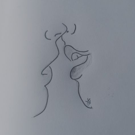 Drawing Of Lips Kissing, How To Draw People Kissing Easy, Kiss Draw Reference Lips, Kissing Lips Sketch Simple, Kissing Draw Reference Simple, Lip Locking Kiss Sketch, Kissing Faces Drawing, Kiss Face Drawing, Lips Kissing Sketch