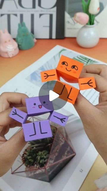 Paper Crafts Diy Kids Simple Easy, Pop Art Drawings Ideas Easy, Diy Puppets For Kids, Diy Toys Easy, Origami Person, Origami Cute, Origami Toys, Easy Origami For Kids, Origami Tutorial Easy