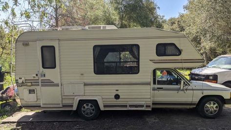 1987 Conquest 22RE EFI in Santa Rosa, CA Toyota Conquest, Santa Rosa California, Class C Rv, Tow Hitch, Wine Cellars, For Sale By Owner, Rv Life, New Tyres, Running Lights