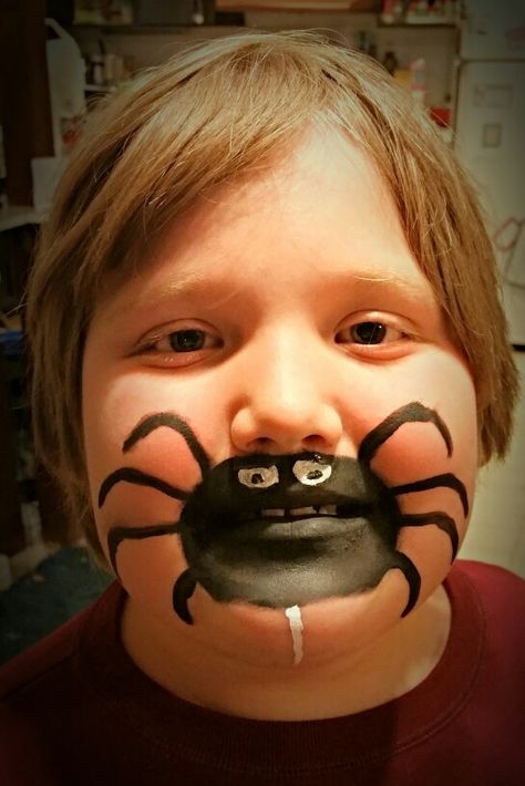 Spider face paint simple Small Halloween Face Paint, Face Paint Simple, Spider Face Paint, Spider Face Painting, Spider Makeup, Shower Makeup, Spider Face, Face Painting Tips, Face Painting Halloween