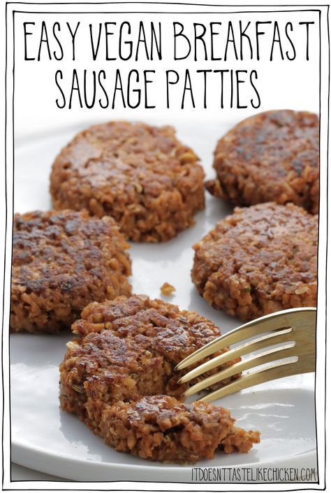 Quick and easy to make, freezer-friendly, incredibly delicious, with a gluten-free option, these easy vegan breakfast sausages patties are the perfect addition to your plant-based morning meal! #itdoesnttastelikechicken #veganrecipes Sausage Patty Recipes, Vegan Breakfast Sausage Recipe, Vegan Breakfast Sausage, Breakfast Meats, Tvp Recipes, Breakfast Sausage Patties, Easy Vegan Breakfast, Vegan Meat Recipe, Carrot Dogs