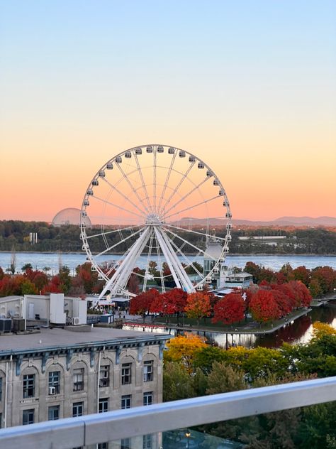 Canada Sunset, Canada Lifestyle, Summer Instagram Pictures, Colourful Leaves, Canada Summer, Old Montreal, Sunset View, Montreal Quebec, Dream Holiday