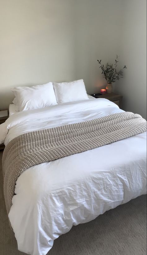 Refreshed bedding all white bedding aesthetic bedding brooklinen luxe core bundle luxury bedding White Bed Aesthetic, White Bedding Aesthetic, No Headboard Bed Ideas, White Duvet Bedding, All White Bedding, Bed No Headboard, Bedding Aesthetic, White Bed Covers, Aesthetic Bedding