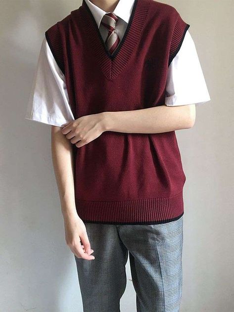 Preppy Outfits Male, Zombie Woman, Knit Vests, Vest Outfits Men, Code Outfit, Dark Academia Outfit, Dress Code Casual, Academia Outfits, Guys Clothing Styles