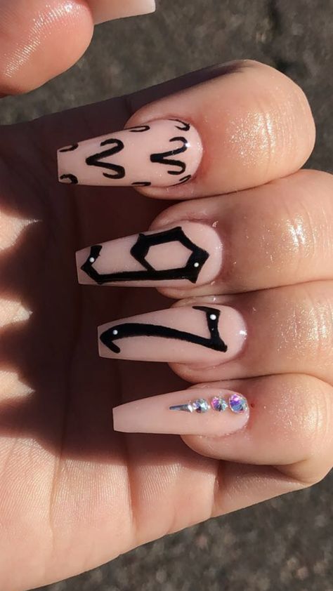 Aries Birthday Nails Short, Aries Nails Ideas, Birthday Year Nails, Aries Birthday Nails Acrylic, 777 Nails Design, 1998 Nails, Birthday Nail Set Ideas Taurus, Aries Nail Art, Aries Inspired Nails