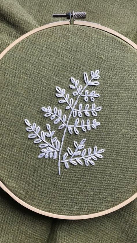 Fern Embroidery Pattern, Embroidery On Green Fabric, Nature Embroidery Inspiration, Vine Embroidery Pattern, Embroidered Greenery, Greenery Embroidery, Sage Embroidery, Embroidery Vines, Embroidered Foliage