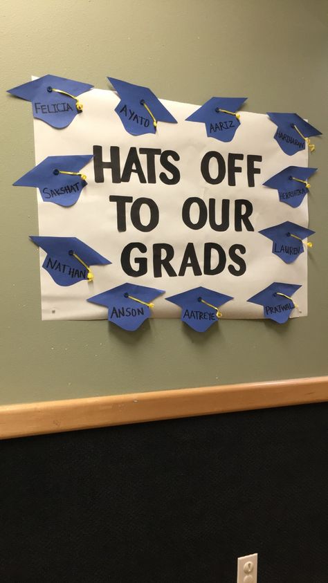 Graduation Countdown Bulletin Board, Kindergarten Graduation Crafts For Kids, Classroom Graduation Ideas, Graduation Board Decoration Ideas, Pre K Graduation Decorations, Pre K Graduation Crafts, Prek Graduation Bulletin Board, Kindergarten Graduation Bulletin Board, High School Graduation Bulletin Board Ideas