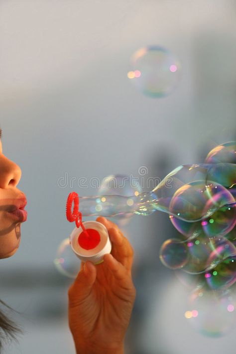 Bubble Diy, Summer Soap, Bubbles Photography, Fire Photography, Blowing Bubbles, Summer Afternoon, Soap Bubbles, Photography Lessons, Hippie Art