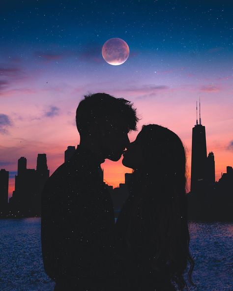 Kellan Hendry on Instagram: “Even in a blackout the moon and stars keep us shining ✨🌙 #kellansworld #nycblackout #blackout - Edited with my Vol.2 presets, coming soon 👌🏻” Cute Aesthetic Couple Pictures, Aesthetic Couple Pictures Dark, Photographie Indie, Love Couple Wallpaper, The Moon And Stars, Couple Silhouette, Couple Painting, Aesthetic Couple, Galaxy Pictures