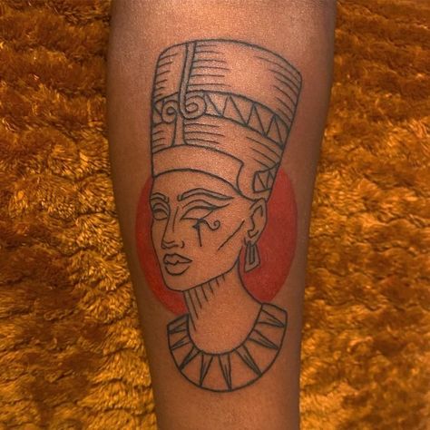 Queen Nefertiti Tattoo, Egyptian Queen Tattoos, Eye Of Ra Tattoo, Egyptian Cat Tattoos, Nefertiti Tattoo, Egyptian Tattoos, Egyptian Eye Tattoos, Herren Hand Tattoos, Horus Tattoo