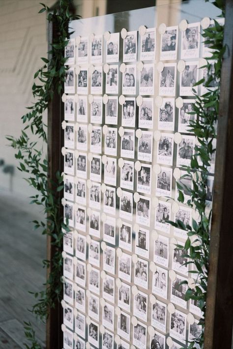 Wedding Seating Chart Display, Polaroid Wedding, Cards Display, Wedding Photo Display, Wedding Seating Cards, Wedding Decor Photos, Sentimental Wedding, Photo Polaroid, Wedding Name Cards