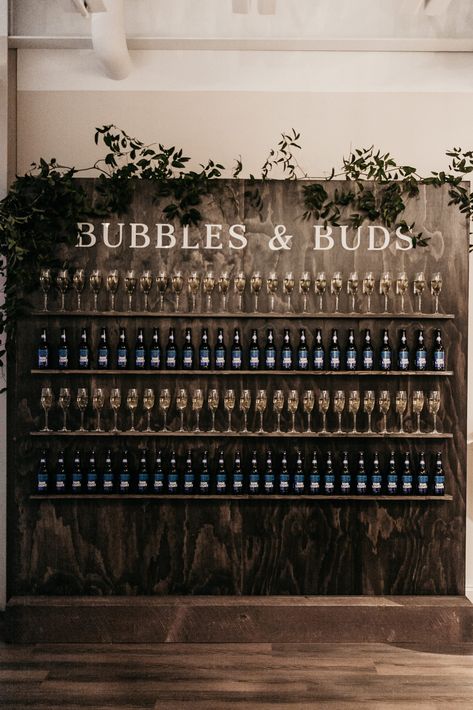 Champagne Wall, Nye Wedding, Wedding Wall, Wedding Drink, Décor Boho, Cute Wedding Ideas, Future Wedding Plans, Wedding Goals, Wedding 2024