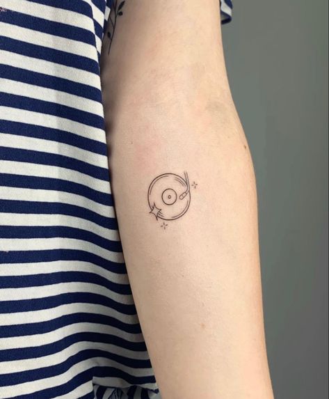 Small Music Tattoos, Energy Tattoo, Tattoo Time, Tattoo Board, Female Sleeve, Handpoke Tattoo, Small Pretty Tattoos, Small Tattoo Ideas, Hand Tattoos For Women