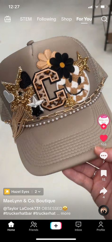 Outfit With Trucker Hats For Women, Painter Hat Outfit, Diy Hat Patch, Baseball Cap Decorating Ideas, Trucker Hat Inspo Patches, Patch Hats Baseball Caps, Iron On Trucker Hat Diy, White Hat Outfit Ball Caps, Cowgirl Trucker Hat