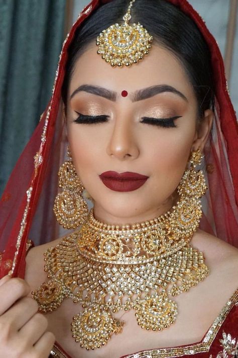 Introducing latest trends in bridal makeup. from natural makeup to glam makeup , we have got something for every bride #weddingbazaar #indianwedding #bridalmakeup #engagementmakeupindian #engagementmakeuplook #engagementmakeupindianmakeup #engagementmakeupideasnatural #engagementmakeuplooksforindianbride #engagementmakeupindiangown #engagementmakeupideas #engagementmakeupnatural #engagementmakeupglam #engagementmakeuplatest #sangeetmakeuplooks #receptionmakeuplooks #cocktailmakeuplooks Wedding Hairstyles And Makeup, Bridal Makeup For Brown Eyes, भारतीय दुल्हन संबंधी, Indian Wedding Makeup, Asian Bridal Makeup, Indian Bride Makeup, Pakistani Bridal Makeup, Bridal Makeup Images, Bridal Eye Makeup