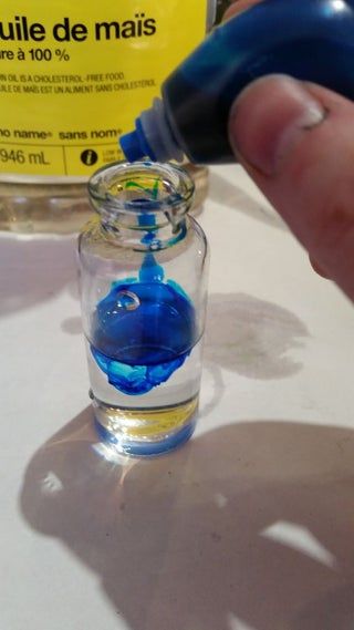 How To Make Fake Potions, How To Make Potions Recipes, Harry Potter Potions Diy, Harry Potter Potions Recipes, How To Make Potions, Harry Potter Potion Bottles, Potion Ideas, Magic Potion Bottles, Diy Harry Potter Crafts