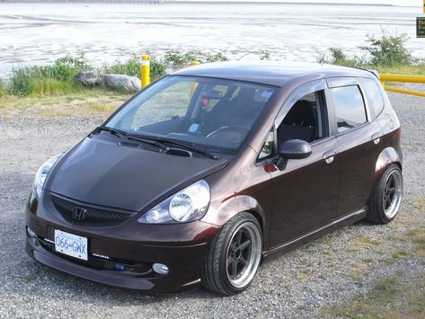 *9UP* Air'd Out Honda Fit GD3 Honda Jazz Sport, Honda Jazz Modified, Honda Fit Modified, Honda Fit Sport, Datsun Car, Honda Fit Jazz, Car Inspiration, Honda Jazz, Honda Cars