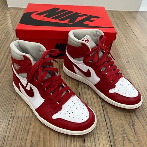 Brand New Air Jordan 1 High Og Wmns Newstalgia (Varsity Red) Women’s Size 7 With Box, Extra Laces And Keychain Red And White Air Jordans, Red Shoes Nike, Red Air Jordan 1 Outfit Women, Jordan Rouge, Red Air Jordans, Jordan Shoes Red, Red Nikes, Nike Red Sneakers, Air Jordan 1 Red