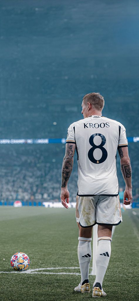 Football Wallpaper Real Madrid, Real Madrid Players Wallpaper, Soccer Players Wallpaper, Toni Kroos Wallpapers, Kroos Wallpapers, Wallpaper Real Madrid, Toni Kroos Real Madrid, Francisco Gento, Real Madrid Wallpaper