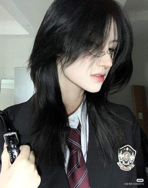 Black Haired Women, Women Medium Length Haircut, Tomboy Hairstyles For Long Hair, Tomboy Long Hair, Tomboy Hairstyle, Mullet Haircut Woman, Short Hairstyles Women, Octopus Haircut, Women's Haircut