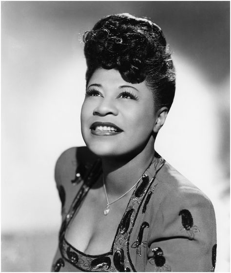 Ella Fitzgerald | © Jazzinphoto | Pagina 3 Ella Fitzgerald Quotes, Billy Holiday, Southern Hair, Best Christmas Songs, Musica Latina, Jazz Singer, Jazz Artists, Ella Fitzgerald, Vintage Black Glamour