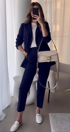 Formal Wear Women, Professional Outfits Women, Business Outfits Women, Stylish Work Attire, Business Casual Outfits For Work, Classy Work Outfits, Stylish Work Outfits, Professional Attire, Casual Work Outfits