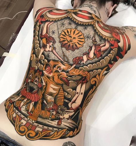 Traditional Circus back piece with elephant, acrobats and freak show. Tattoo by Capa, artist and owner at Tattoo Circus in Pisa, Italy. Body With Tattoos, Traditional Back Tattoo, Circus Tattoo, Backpiece Tattoo, Jagua Henna, 16 Tattoo, Back Piece Tattoo, Tattoo Magazine, Full Back Tattoos