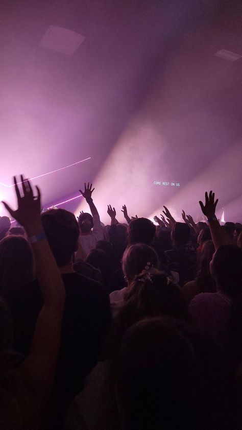 Singer Background, Christian Festival, Worship Hands, Christian Conference, Pink Worship Aesthetic, Pink Concert Aesthetic, Christian Worship Aesthetic Pictures, Passion 2023 Conference, Passion Conference