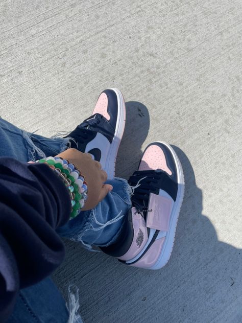 Bubble Gum Jordans Outfit, Bubblegum Jordan 1 Outfit, Jordan 1 Bubble Gum Outfit, Bubble Gum Jordans, Bubblegum Jordan 1, Outfits With Pink, Buble Gum, Outfit Ideas Pink, Cute Outfits To Wear