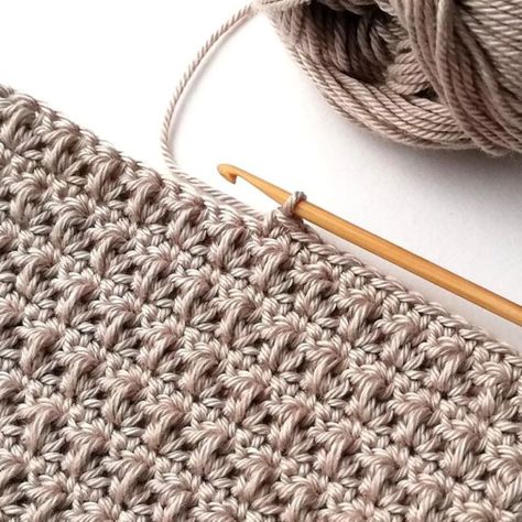 30 beautiful crochet stitches - Nordic Hook - Crochet tutorials Crochet Edging Stitches, Two Single Crochet Stitch, Wedge Stitch Crochet, Fisherman Crochet Stitch, Counterpane Stitch Crochet, Afghan Hook Crochet Patterns Free, Crochet Learn Step By Step, Stretchy Crochet Stitch, Suzette Crochet Stitch