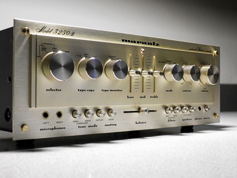 Marantz Receiver, Hifi Audiophile, Vintage Stereo, Vintage Hifi, Hi Fi System, Stereo Systems, Audio Room, Stereo Amplifier, Audio Design