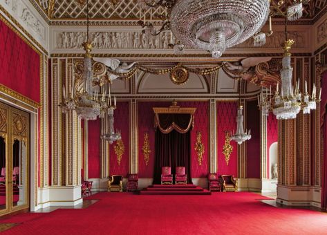 Peek Inside Buckingham Palace’s Private and Unseen Rooms - 1stdibs Introspective London Residence, London Queen, Royal Throne, Palace Interior, Castles Interior, Royal Castles, Throne Room, Royal Residence, Windsor Castle