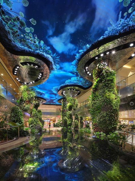 Reimagining Travel With Biophilia in Singapore's Changi Airport Changi Airport Aesthetic, Singapore Airport Aesthetic, Singapore Aesthetic Photography, Future Airport, Night Kingdom, Aesthetic Singapore, Beautiful Airport, Singapore Aesthetic, Airport Aesthetics