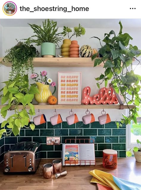 Funky Kitchen, Plant Kitchen, Kitchen Plants, Interior Design Per La Casa, Dopamine Decor, Barbie Dream House, Dream Apartment, Apartment Inspiration, Kitchen Inspo