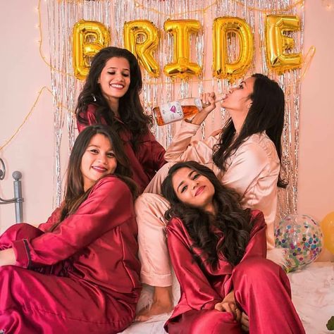 Spinster Party Ideas, Spinster Party, Bridal Shower Photography, Bachelorette Party Photo, Bridesmaid Photoshoot, Bride Photos Poses, Bridal Photography Poses, Indian Bridal Photos, Wedding Photoshoot Poses