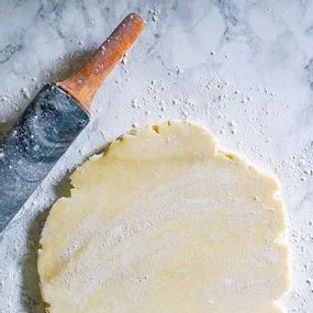 7 Tips for Perfect Flakey Pie Crust Buttery Pie Crust Recipe, Lard Pie Crust, Pie Crust With Butter, No Fail Pie Crust, Perfect Flaky Pie Crust, Flakey Pie Crust, Making Pie Crust, Pie Crust Recipe Easy, Easy Pie Crust