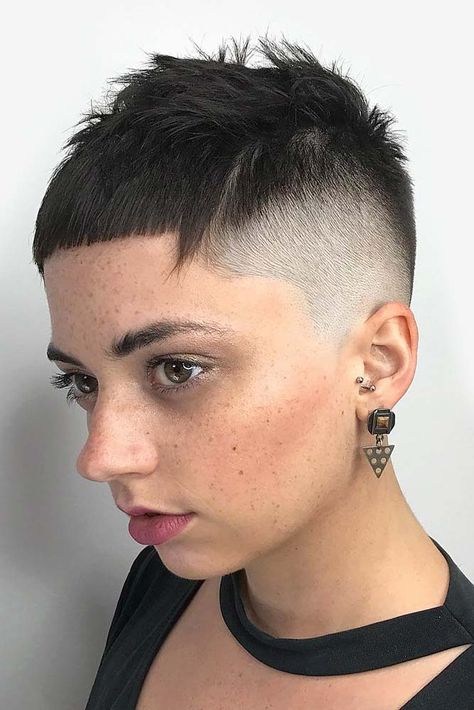 High Top Fade Haircut, Top Fade Haircut, High Top Fade, High Fade Haircut, Girls With Shaved Heads, Half Shaved Hair, Haircut Inspo, Half Shaved, Haircut Short