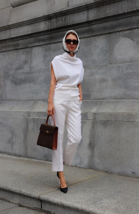 Channelling my inner Audrey Hepburn Style - Aurela - Fashionista Audrey Hepburn Fashion, Audrey Hepburn Style Outfits, Audrey Hepburn Inspired, Audrey Hepburn Style, Hepburn Style, Plain Outfits, Mode Vintage, Popsugar, Audrey Hepburn