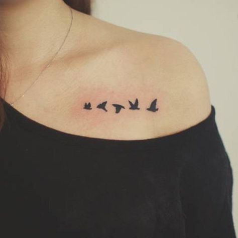 birds clavcle tattoo - 35 Cute Clavicle Tattoos for Women <3 <3 Clavicle Tattoos, Clavicle Tattoo, Shoulder Tats, Flying Bird Tattoo, Bone Tattoos, Collar Bone Tattoo, Wallpaper Vintage, Birds Tattoo, Tattoo Designs For Women