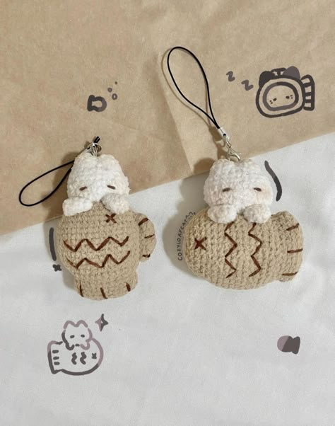 Crocheted Keychains, Images Hello Kitty, Easy Crochet Animals, Pola Amigurumi, Crochet Keychain Pattern, Kawaii Crochet, Crochet Business, Crochet Design Pattern, Quick Crochet