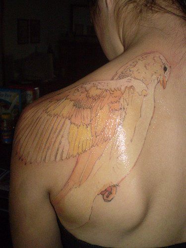 white/pale tattoo, done well. Quite a few of these *don't* turn out so well though so :-/ White Ink Tattoos, White Bird Tattoos, Bird Tattoo Back, Browning Tattoo, Dove Tattoo, White Ink Tattoo, White Tattoo, Pattern Tattoo, Design Tattoo