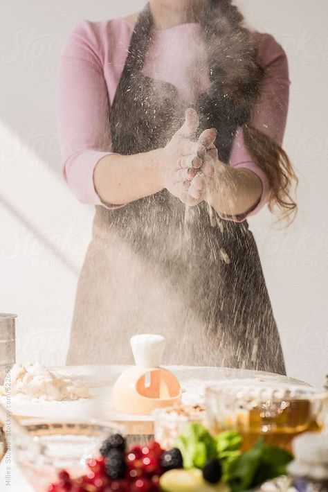 Cooking Portrait Photography, Professional Chef Photos, Heirloom Photoshoot, Chef Cooking Photography, Laura Character, Female Chef Aesthetic, Chef Photoshoot Ideas, Chef Woman, Woman Baking