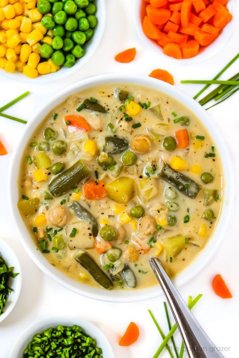 Vegetable Chowder (Vegan!) - The Garden Grazer Vegan Chowder, Vegetable Chowder, Vegan Chickpea Recipes, Garden Grazer, Vegan Potato Recipes, Nutritarian Diet, Histamine Diet, Veg Soup, Plant Based Recipes Easy