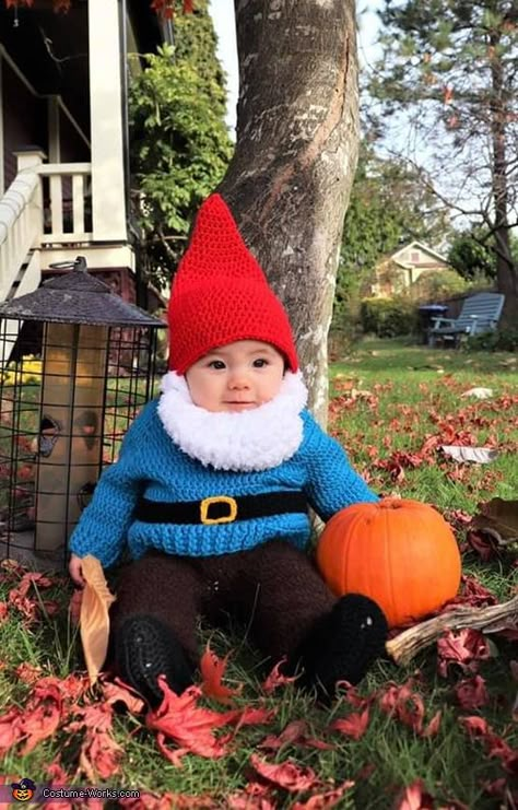 Diy Gnome Costume, Garden Gnome Halloween Costume, Baby Gnome Costume, Olaf Halloween Costume, Olaf Costume, Gnome Costume, First Halloween Costumes, Crochet Baby Costumes, Diy Gnome